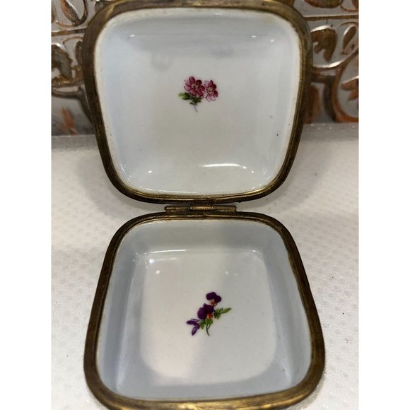 Hand Painted Floral Trinket Box Vintage Hinged Porcelain - Picture 6 of 8